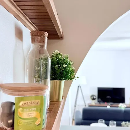 아파트 Le Roy Soleil Classe 3 Etoiles Cosy & Coeur Du Quartier Saint-louis 베흑사이으